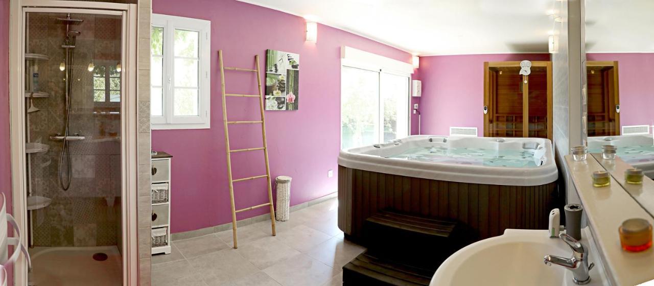 Au Coeur Du Bien-Etre, Gite Avec Piscine Chauffee Et Couverte, Spa, Sauna, Massages 蒙特艾克斯 外观 照片